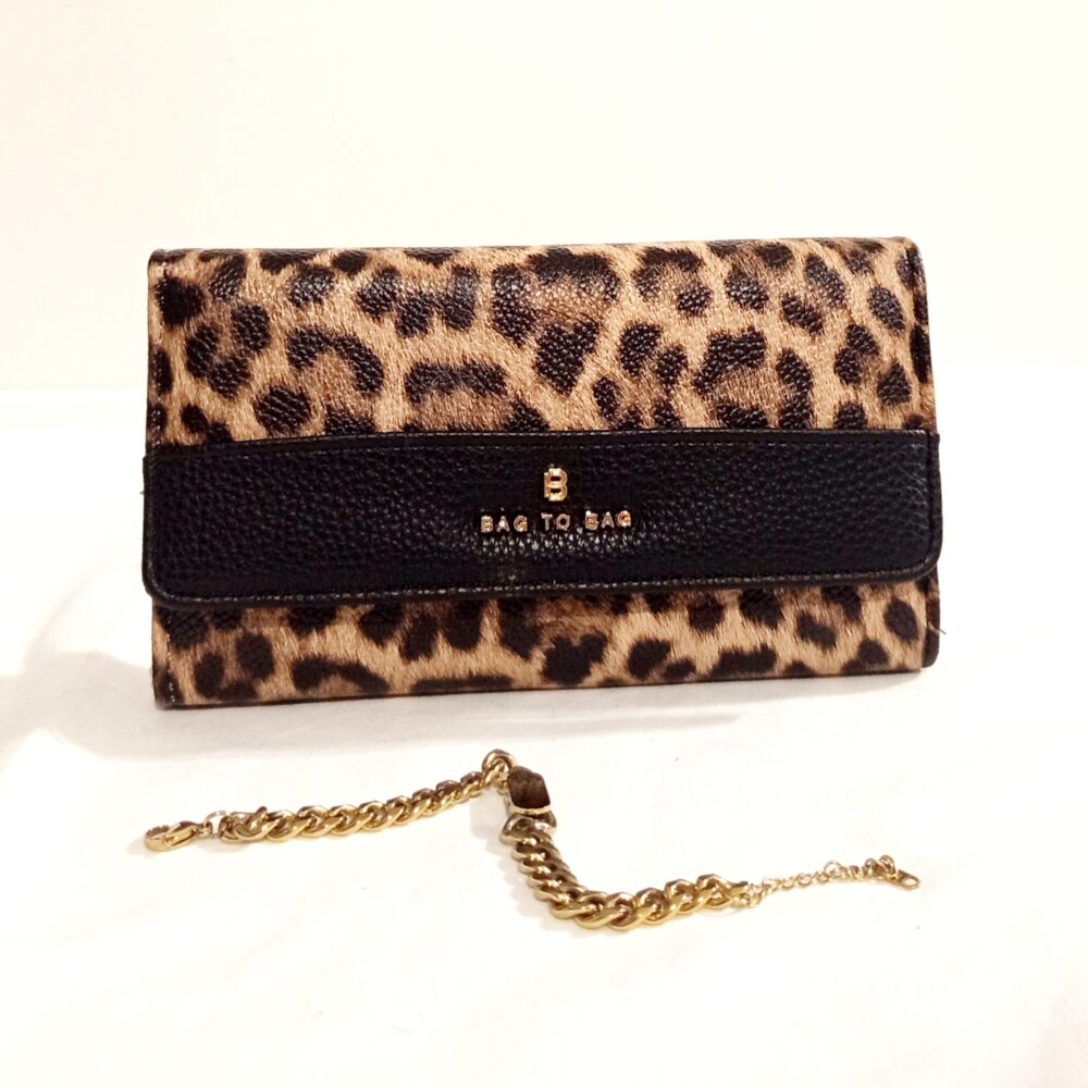 Bag to bag πορτοφόλι σε animal print.