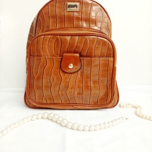 Bag to bag σακίδιο πλάτης με κρόκο εμφάνιση.