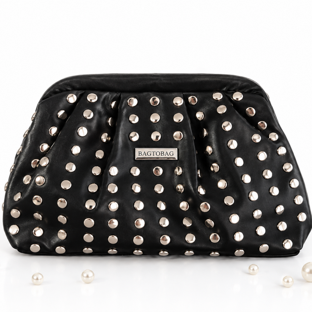 Εντυπωσιακή μαύρη clutch τσάντα Bag To Bag με μεταλλικά τρουκς.